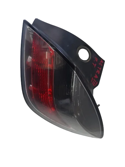 Wyjątkowa oferta OPEL ASTRA III GTC LAMPA PRAWY TYŁ 24451834