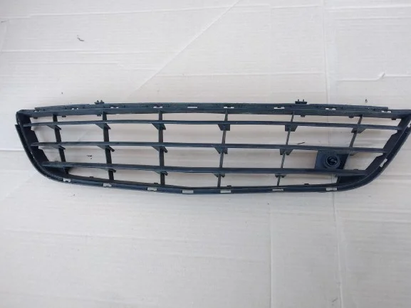 OPEL CORSA D KRATKA ZDERZAKA ŚRODKOWA 475498858A Oferta czasowa