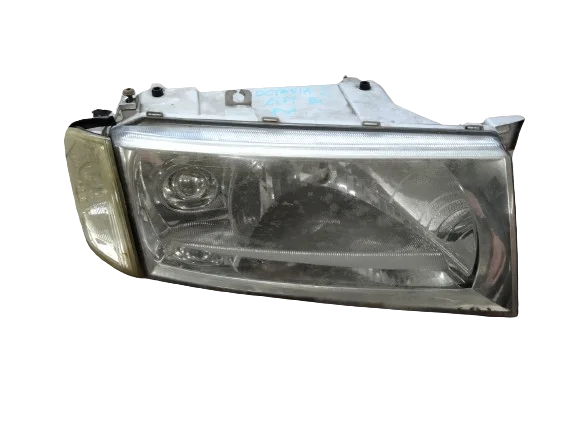 SKODA OCTAVIA I LIFT LAMPA PRAWY PRZÓD EUROPA Zniżka