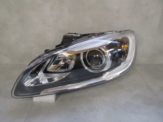 Lampa przód Volvo V60 S60 LIFT KSENON SKRĘTNY 14-18 LH LEWA 31420261 Do wyczerpania zapasów
