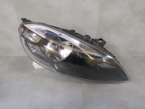 Lampa przód Volvo V40 ZWYKŁA 12-16 RH 31420004 Łatwy zwrot