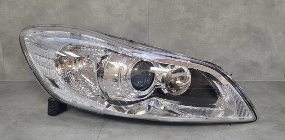 Super okazja LAMPA PRZÓD VOLVO C30 LIFT KSENON SKRĘTNY RH PRAWA 10-12 31299819