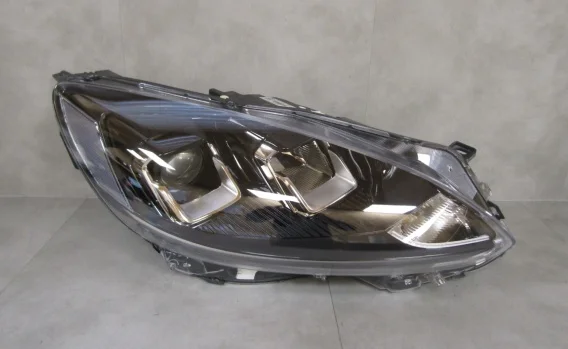 Do wyczerpania zapasów LAMPA PRZÓD FORD KUGA MK3 ZWYKŁA SOCZEWKA RH PRAWA 19-24 LV4B-13W029-AF