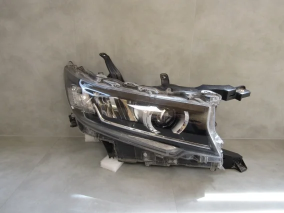 Zamów teraz LAMPA PRZÓD TOYOTA LAND CRUISER J150 LIFT LED 18-22 RH