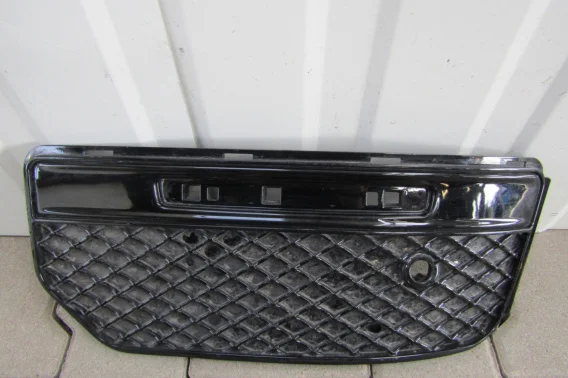 Wysoka jakość Kratka tył lewa Mercedes W464 ROCKET 900 BRABUS