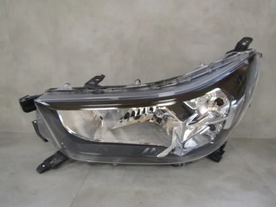 Lampa przód Toyota Hilux 8 VIII LIFT ZWYKŁA 20- LH 81150 0KK60 Kup online