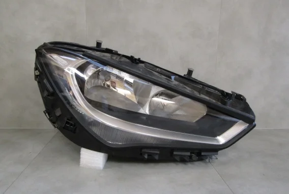 Hit cenowy LAMPA PRZÓD MERCEDES CLA W118 ZWYKŁA RH 19-23