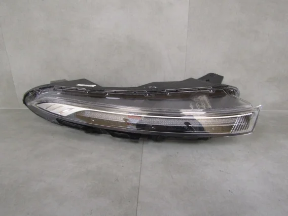 Lampa przód Hyundai Bayon LED DRL 21-24 RH 92208Q0500 Wysoka jakość